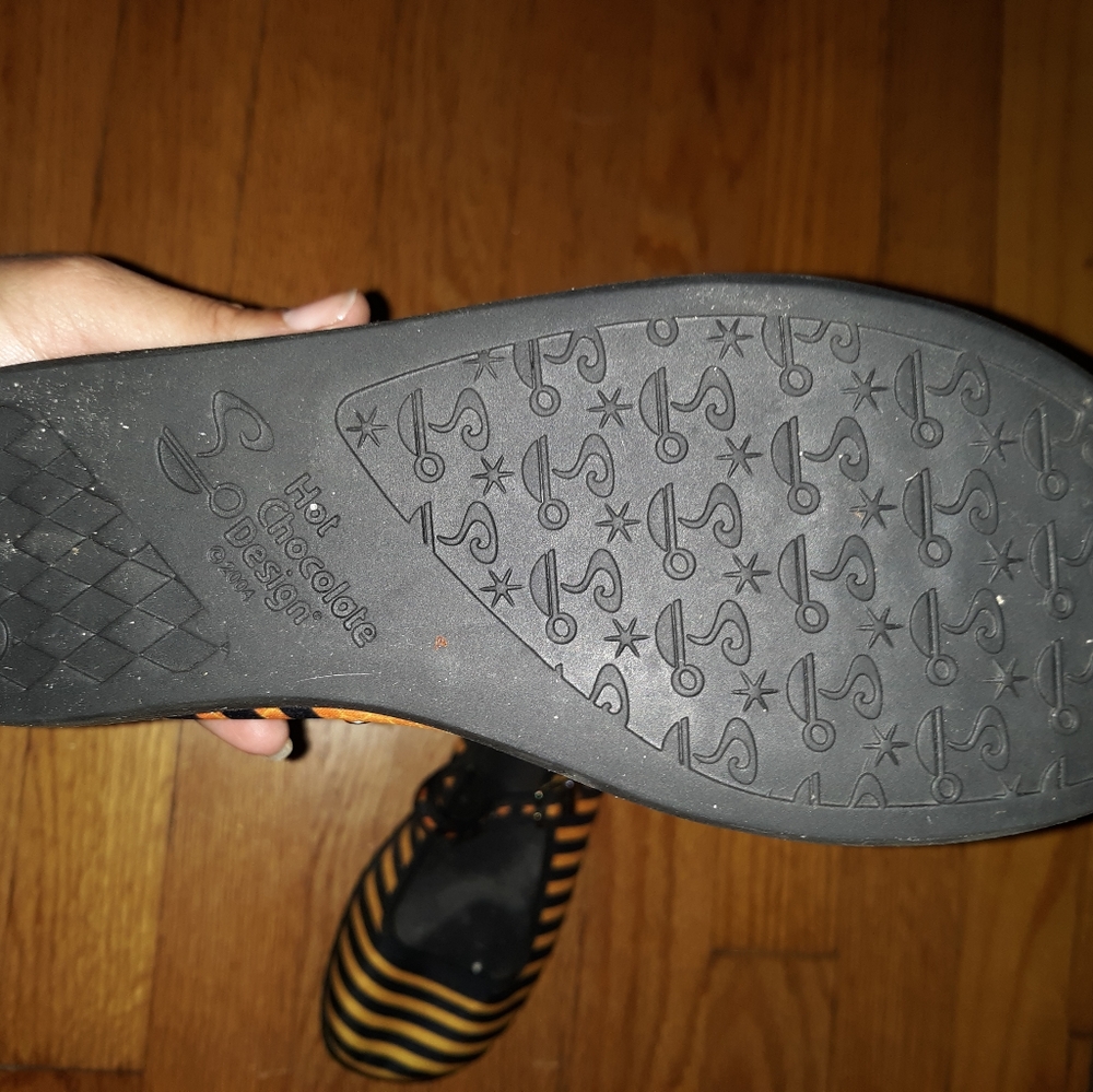 Shoes - Picture 3 of 7